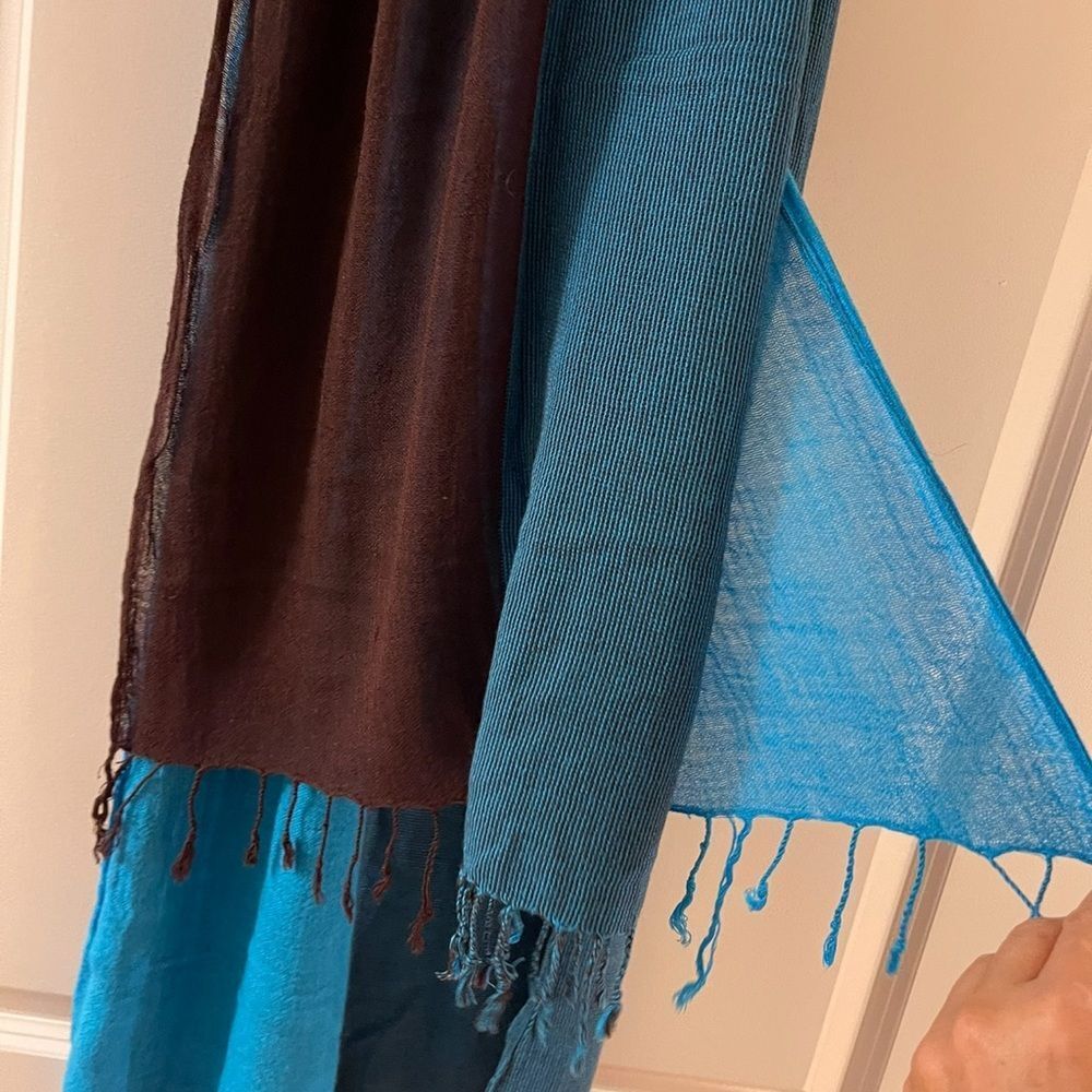 Royal blue & brown soft scarf - Picture 3 of 9